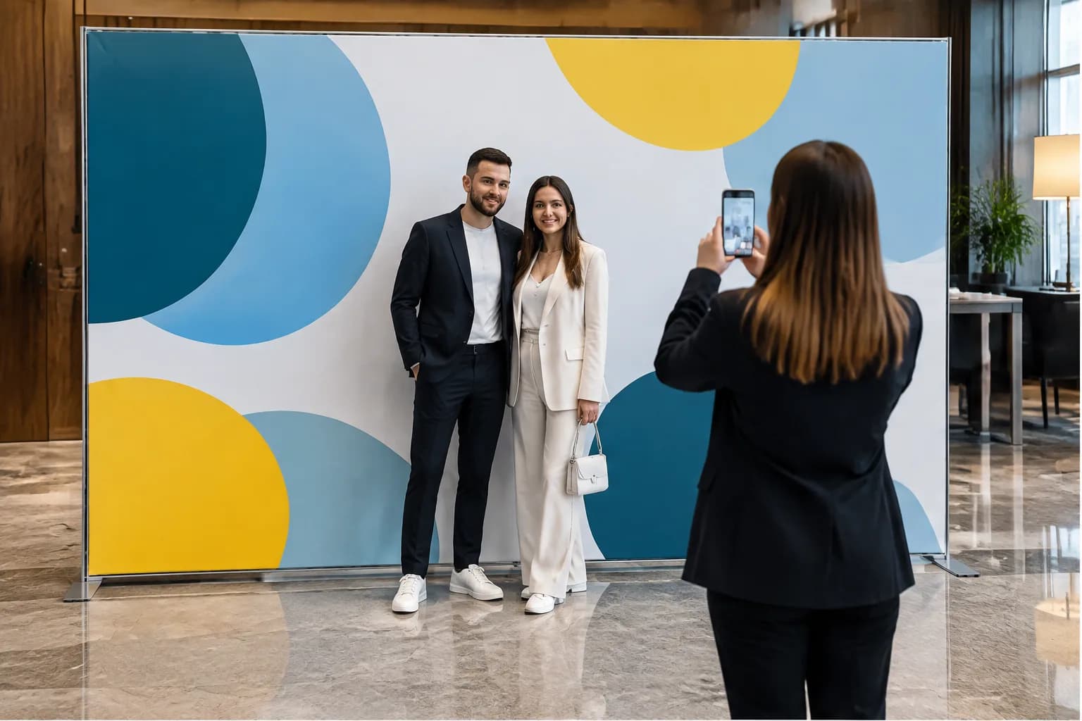 Як обрати стенди для фотографій: поради та приклади